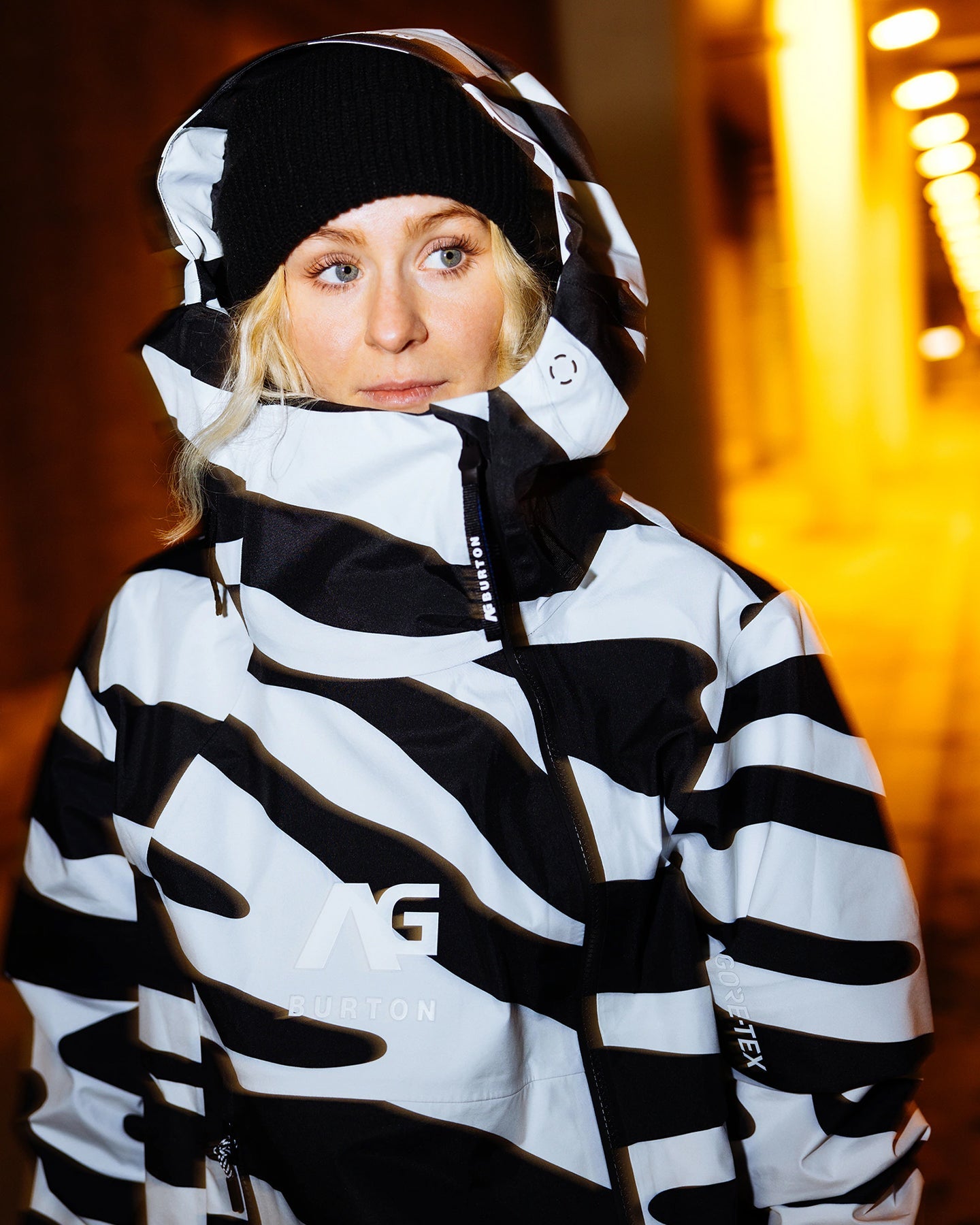 Burton Women's Analog Hardpack Gore-Tex 3L Snow Jacket - Onyx Zebra - 2024 Women's Snow Jackets - SnowSkiersWarehouse