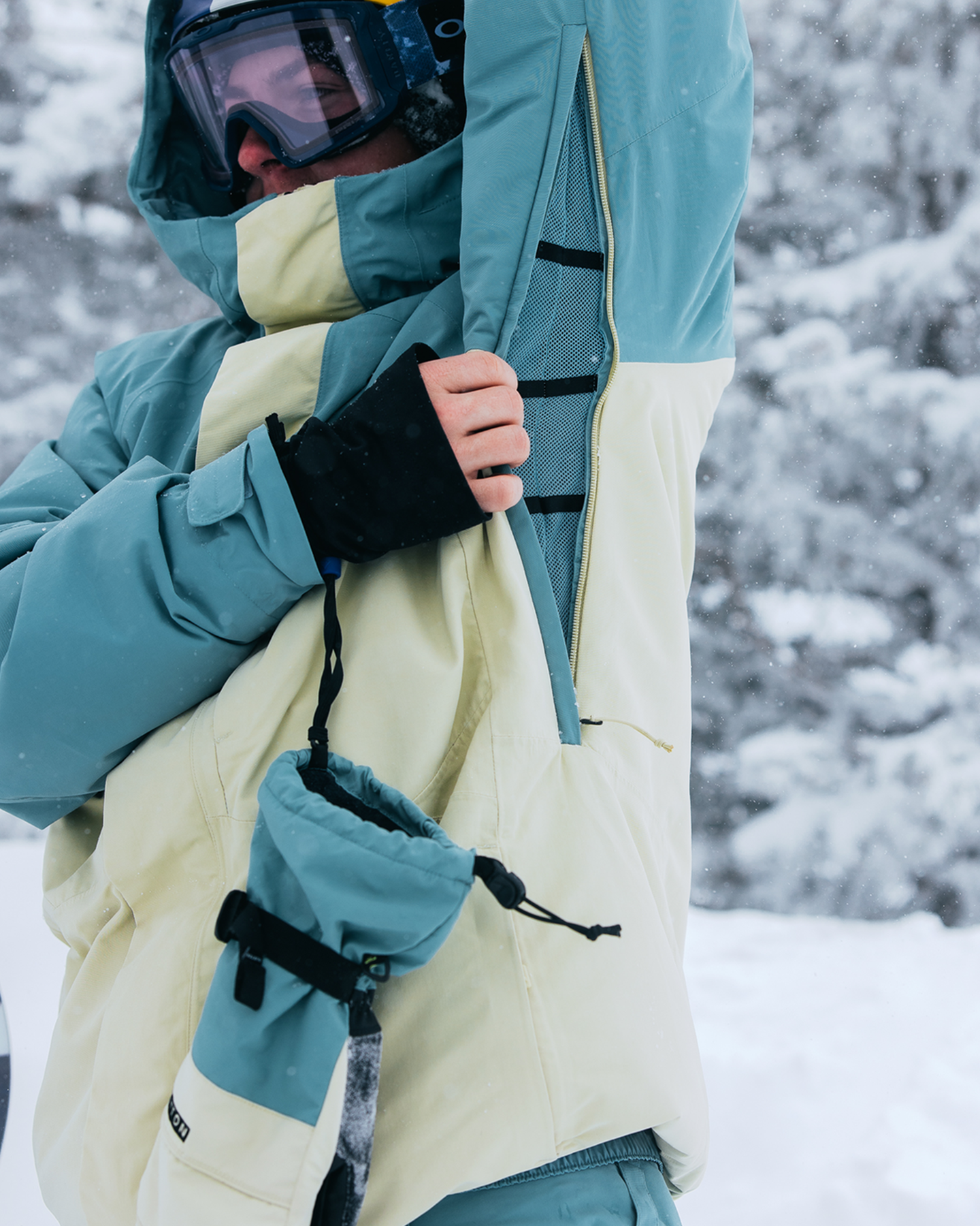 Burton Men's Covert 2.0 Snow Jacket - Rock Lichen/Mushroom Men's Snow Jackets - SnowSkiersWarehouse
