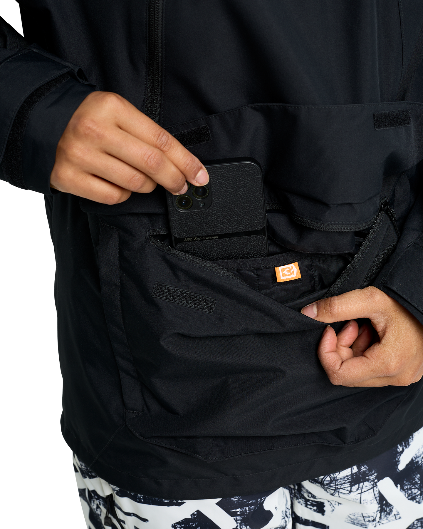 Burton Women's Reserve 2L Relaxed Snow Anorak - True Black Women's Snow Jackets - Trojan Wake Ski Snow